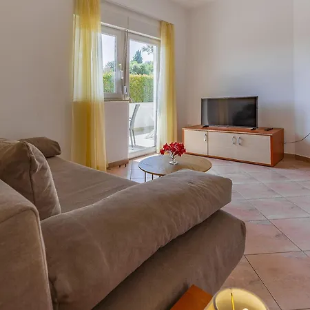 Rok 2 By Interhome * 풀라