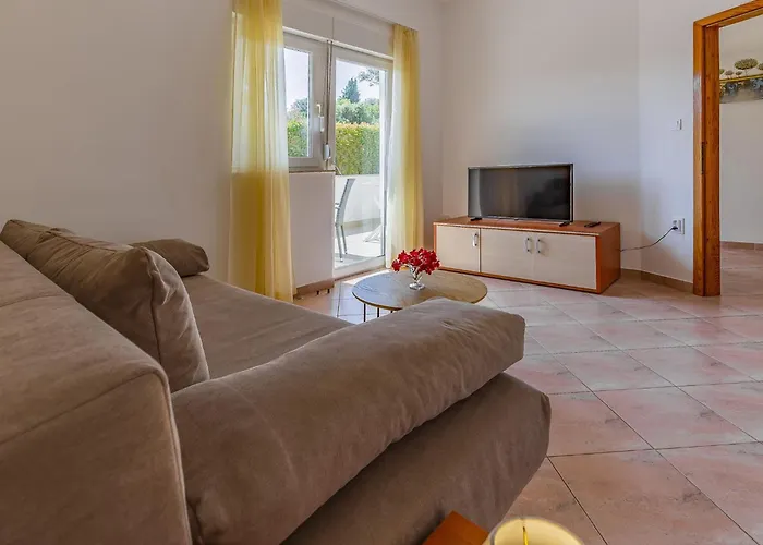 Rok 2 By Interhome * 풀라